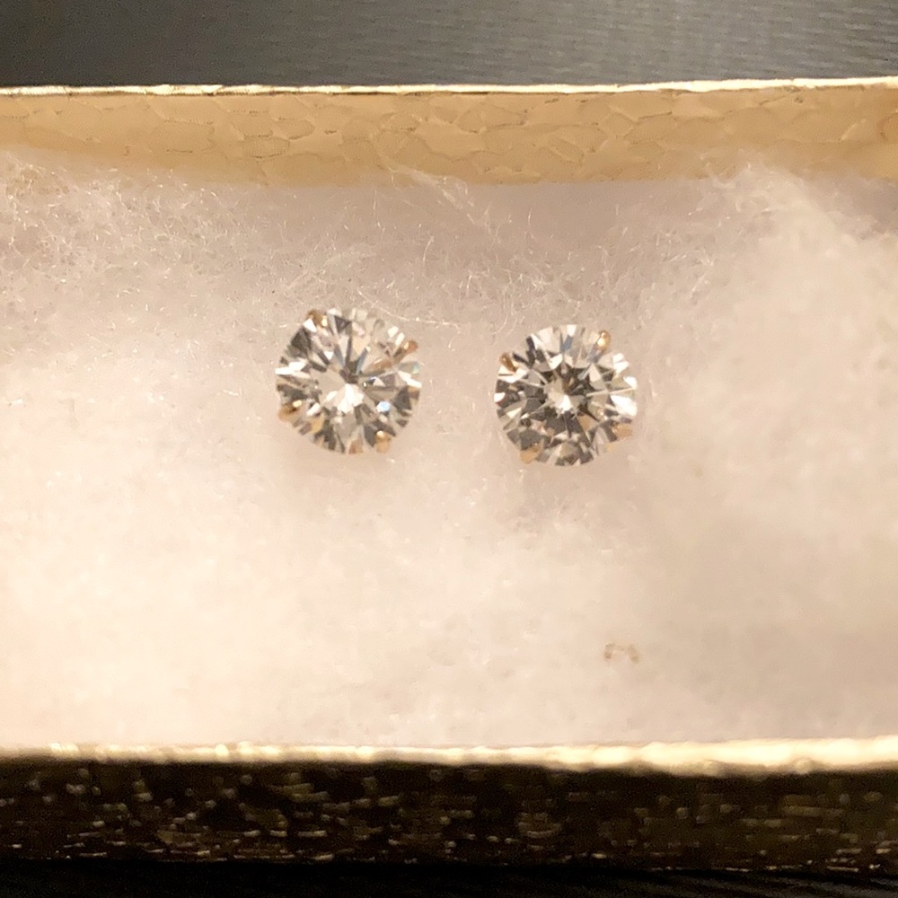 14k gold earring studs